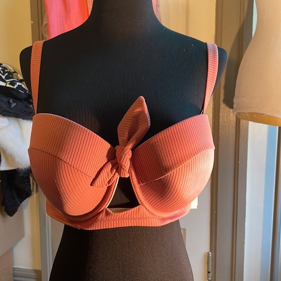 Shade & Shore Other - NWT bikini top underwire
